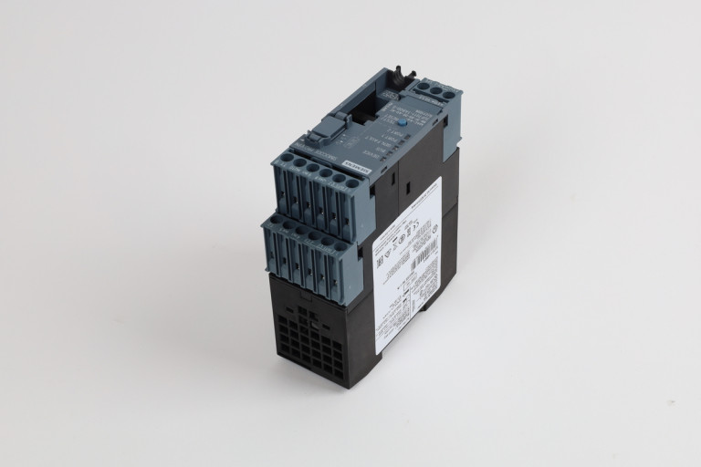 3UF7011-1AB00-0 Obnovljen