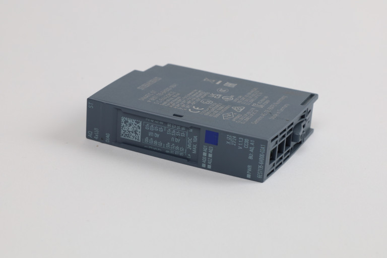 6ES7135-6HD00-0BA1 Obnovljen