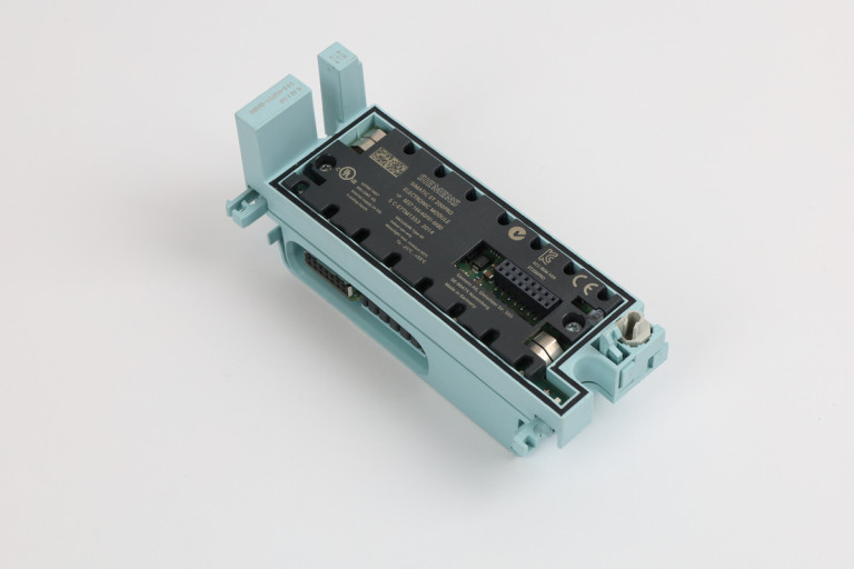 6ES7144-4GF01-0AB0 Obnovljen