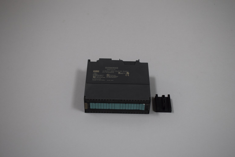 6ES7332-5HF00-0AB0 Nou fara cutie