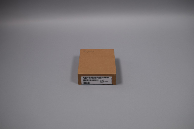 6ES7332-5HD01-0AB0 Neu in einer offenen Verpackung