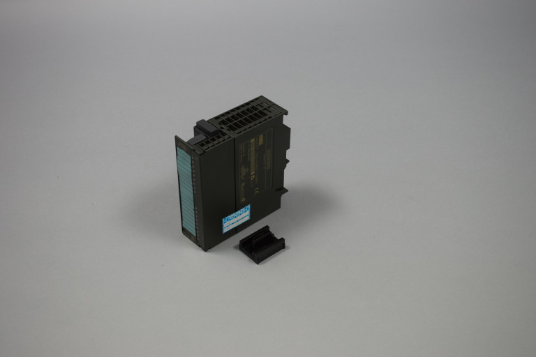 6ES7332-5HB01-0AB0 Brukt