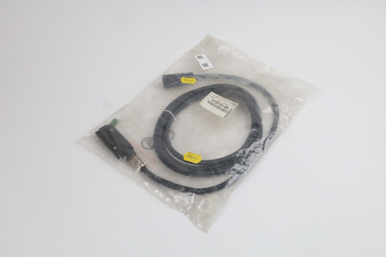 Cover with connection 31S09-04 3.00 02 0DB008 09 310731-03 New in sealed package